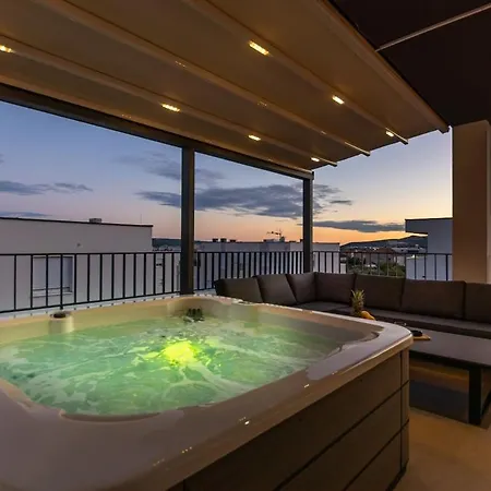 Penthouse Petar Apartment Kaštel Stari
