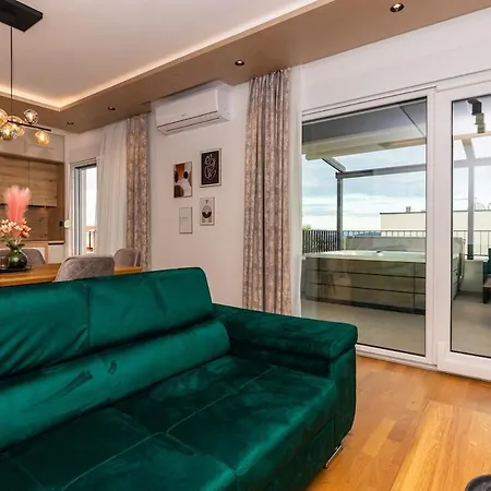 Penthouse Petar Kaštel Stari